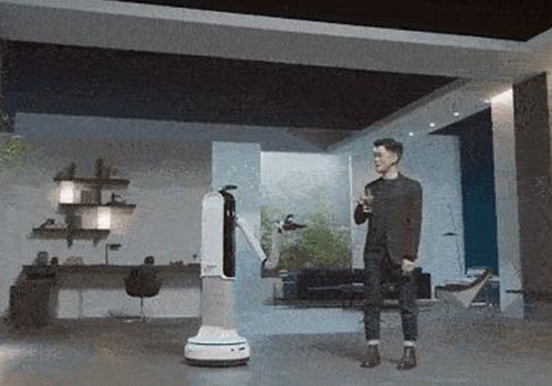  삼성 인공 지능 가정용 로봇을 만들었습니다. 보모 비서가 해고 될 수 있습니까? 