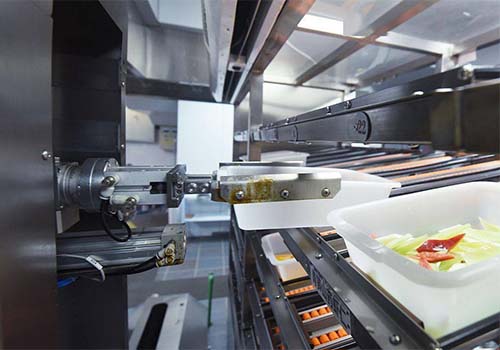 항저우의 자동화된 로봇 레스토랑 쇼, 요리를 튀기는 데 3분밖에 걸리지 않습니다!
