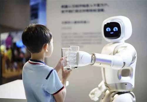 세계 인공 지능 회의가 열립니다 상하이 : 나는 로봇에 의해 마사지를 받았다