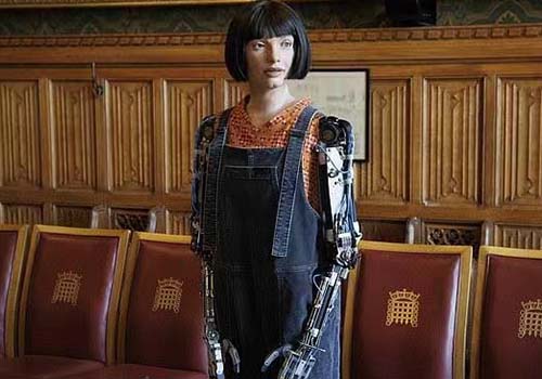 휴머노이드 로봇, 영국 의회에서 데뷔
