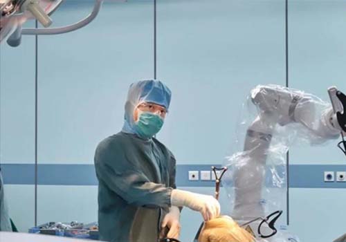 중국 최초의 무릎 수술 로봇 시장 승인